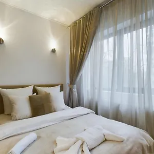 Daire Lujerului Studio, Bükreş