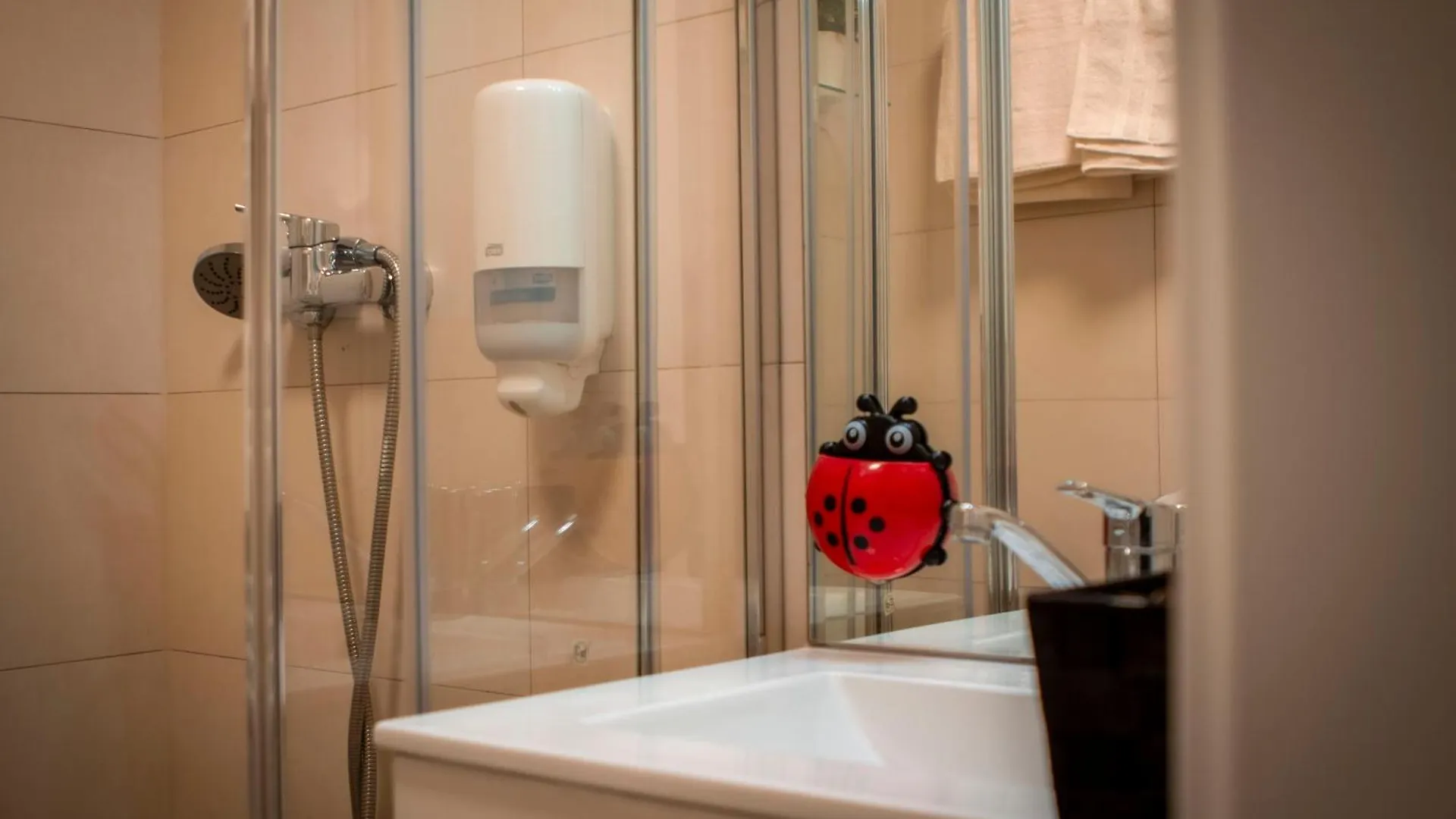 Packe 15 Apartman Bukarest Románia
